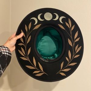 LUNA BLOOM BENNY IN BLACK 🌙